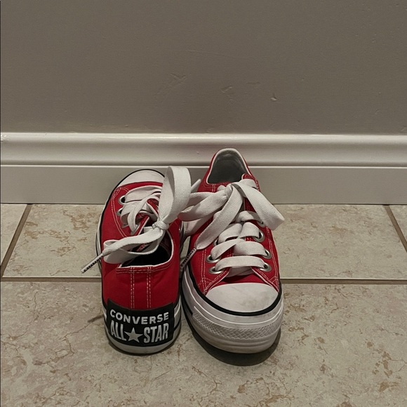 Red Platform Converses - Picture 4 of 5
